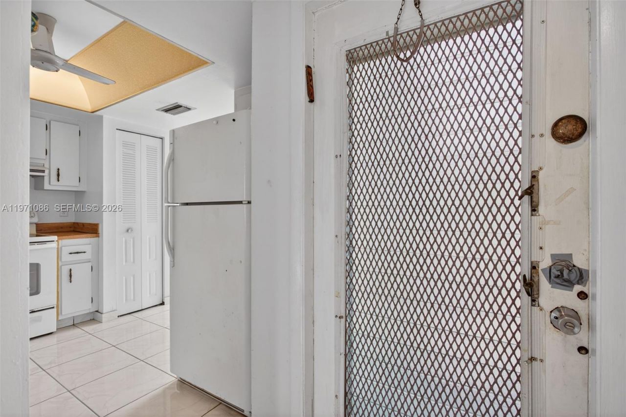 7310 NW 18th St , Unit 208, Margate, FL 33063 Photo