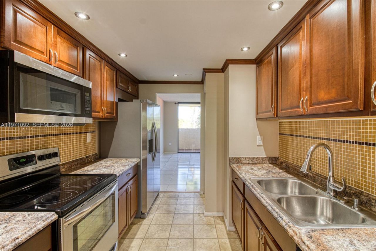 7401 NW 16th St, Unit 408, Plantation, FL 33313 Photo