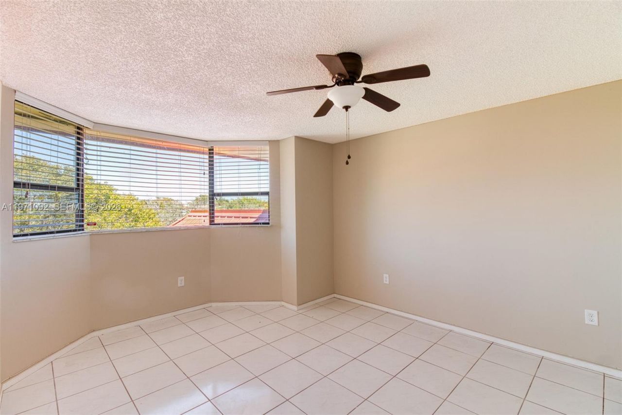7401 NW 16th St, Unit 408, Plantation, FL 33313 Photo