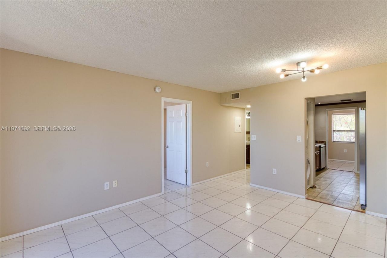 7401 NW 16th St, Unit 408, Plantation, FL 33313 Photo
