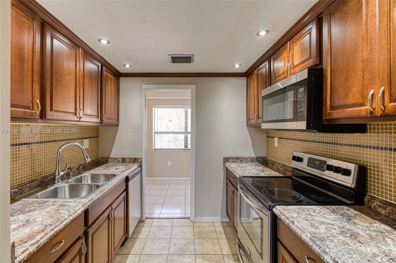 7401 NW 16th St, Unit 408, Plantation, FL 33313 Photo