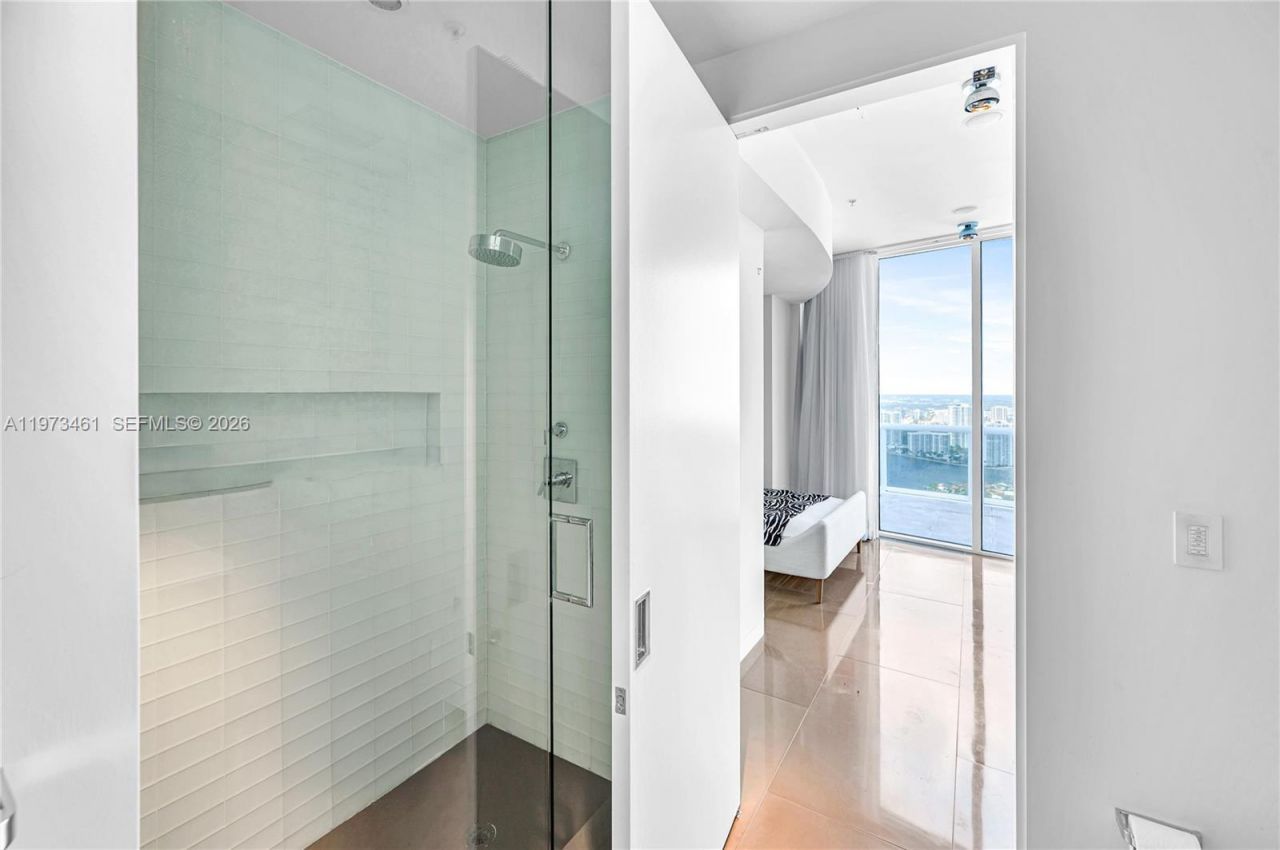 18101 Collins Ave, Unit 5509, Sunny Isles Beach, FL 33160 Photo