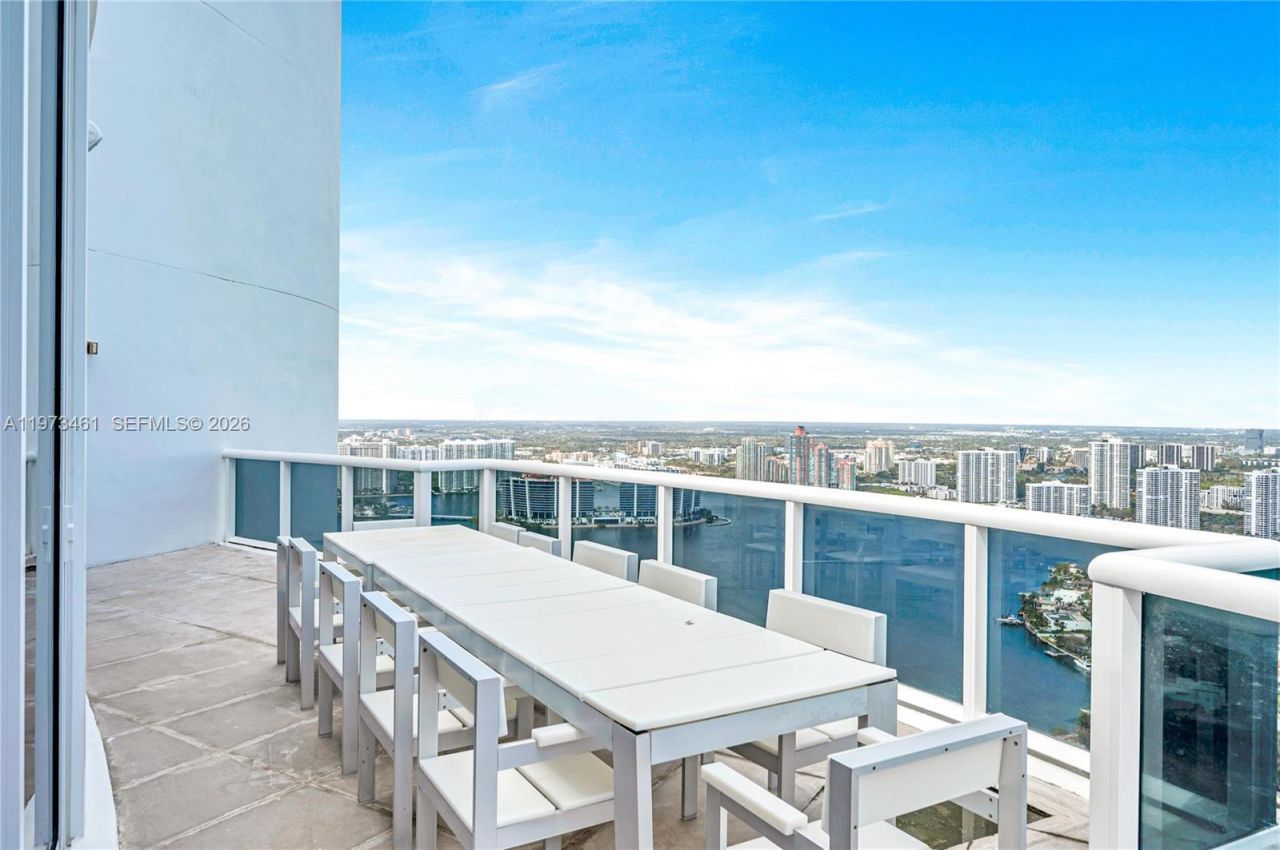 18101 Collins Ave, Unit 5509, Sunny Isles Beach, FL 33160 Photo