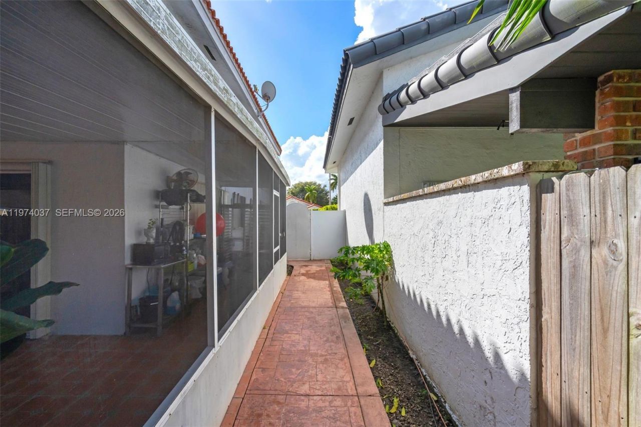 9911 SW 136th Ct, Miami, FL 33186 Photo