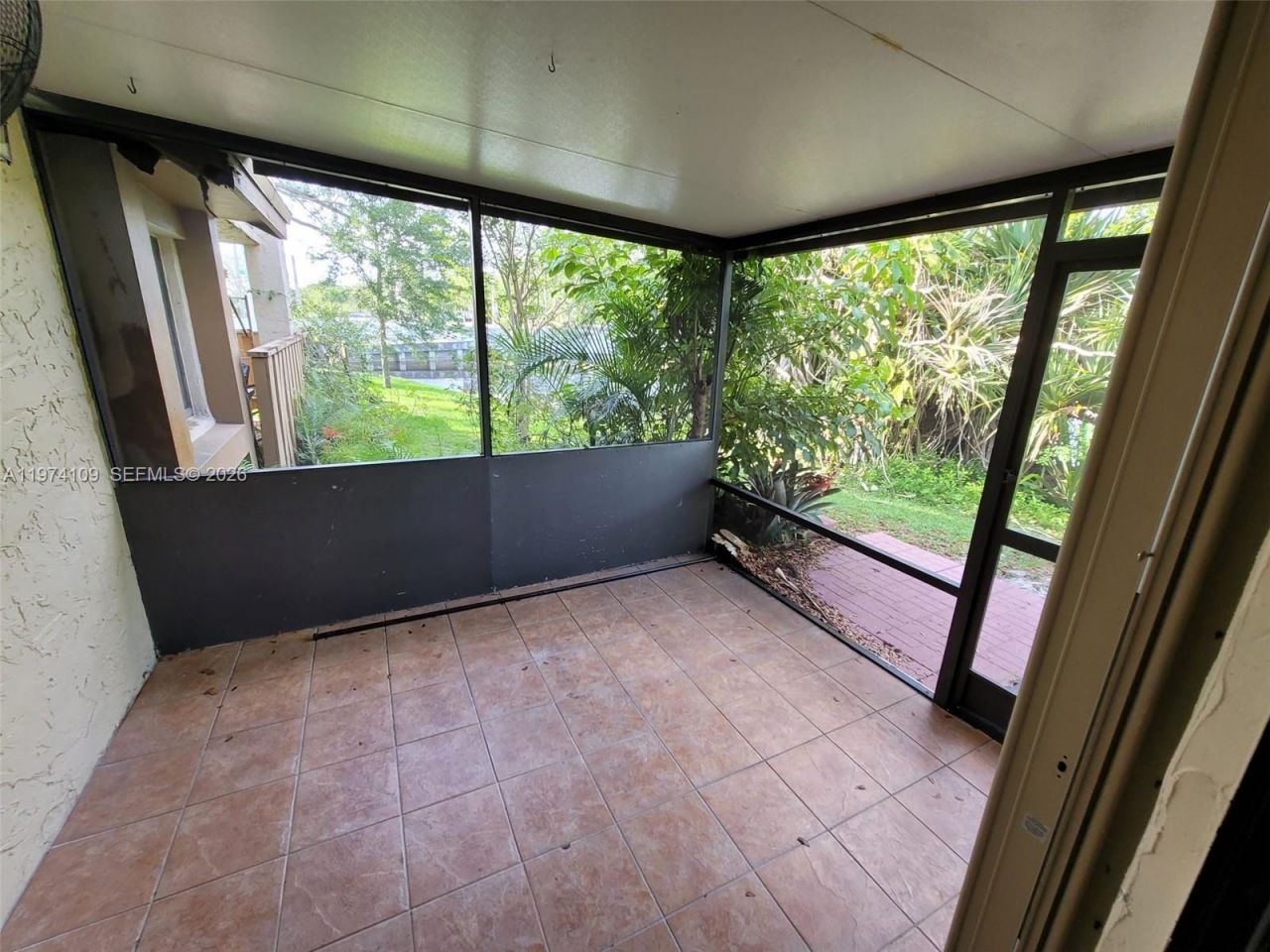 6 Wimbledon Lake Dr, Unit 252, Plantation, FL 33324 Photo