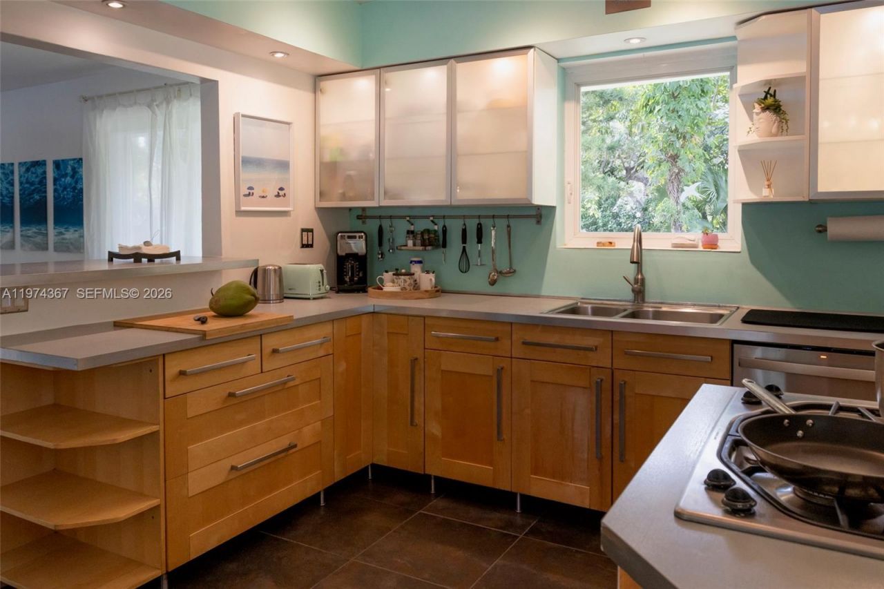 750 NE 120th St, Biscayne Park, FL 33161 Photo