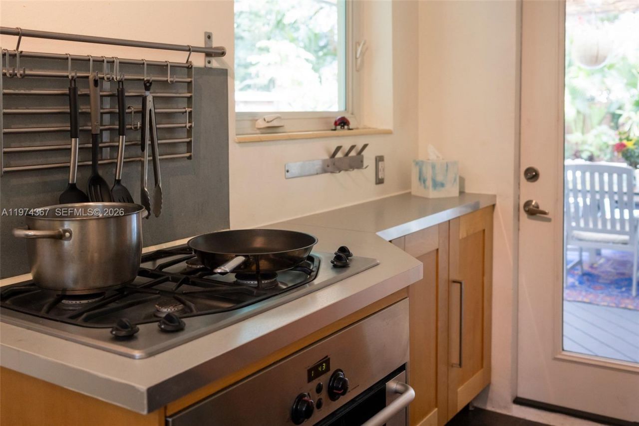 750 NE 120th St, Biscayne Park, FL 33161 Photo