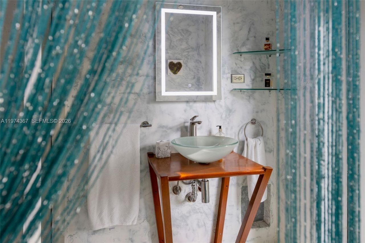 750 NE 120th St, Biscayne Park, FL 33161 Photo