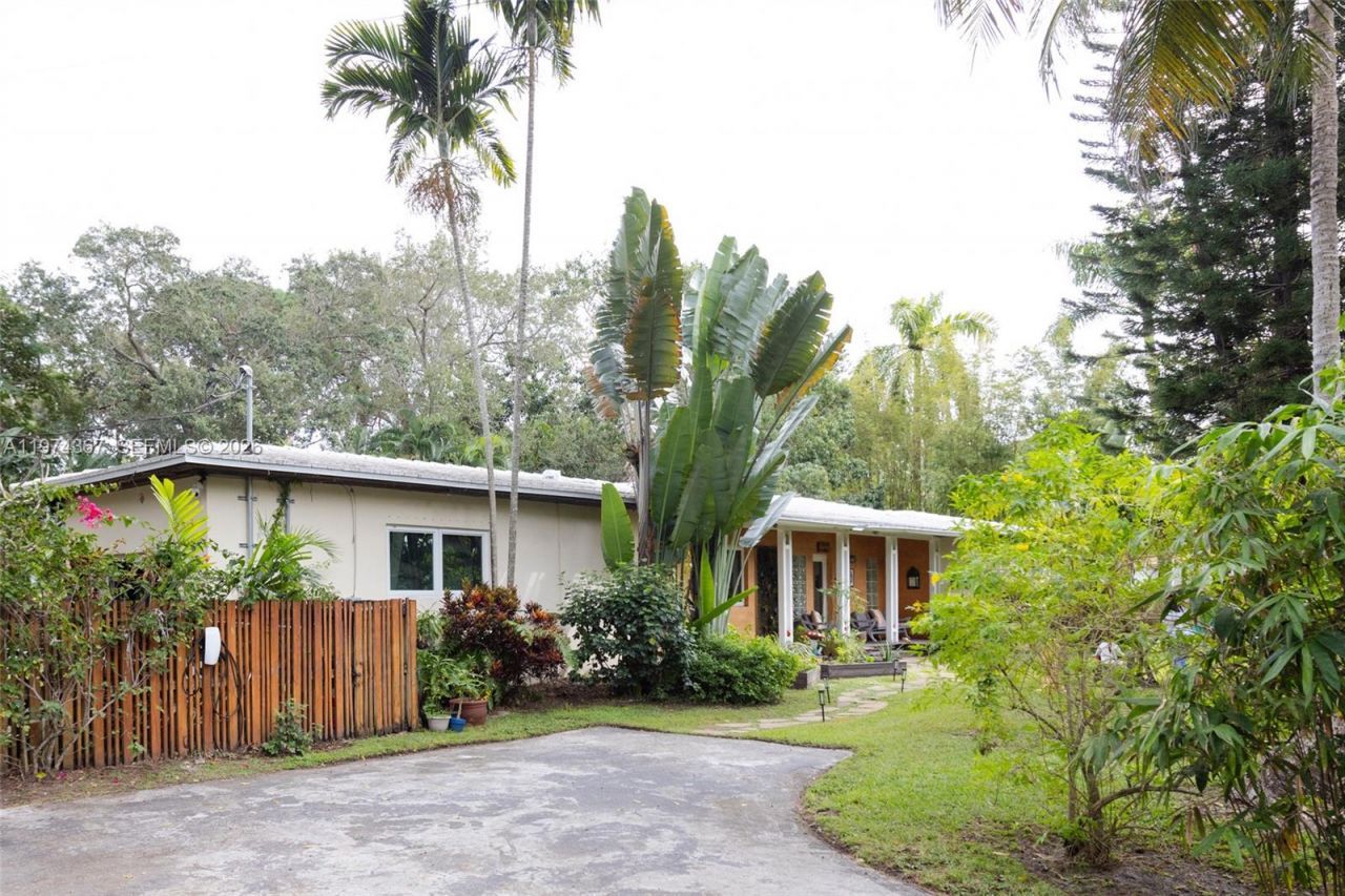 750 NE 120th St, Biscayne Park, FL 33161 Photo