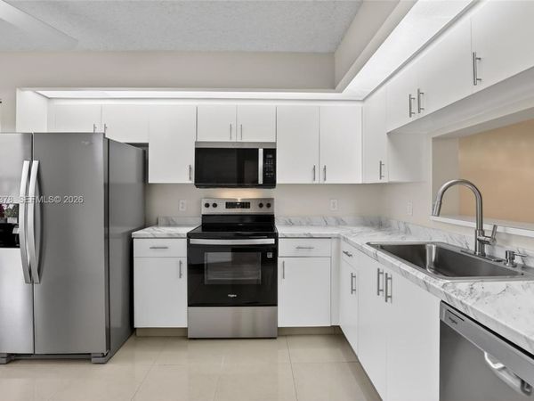 701 SW 142nd Ave, Unit 113S, Pembroke Pines, FL 33027