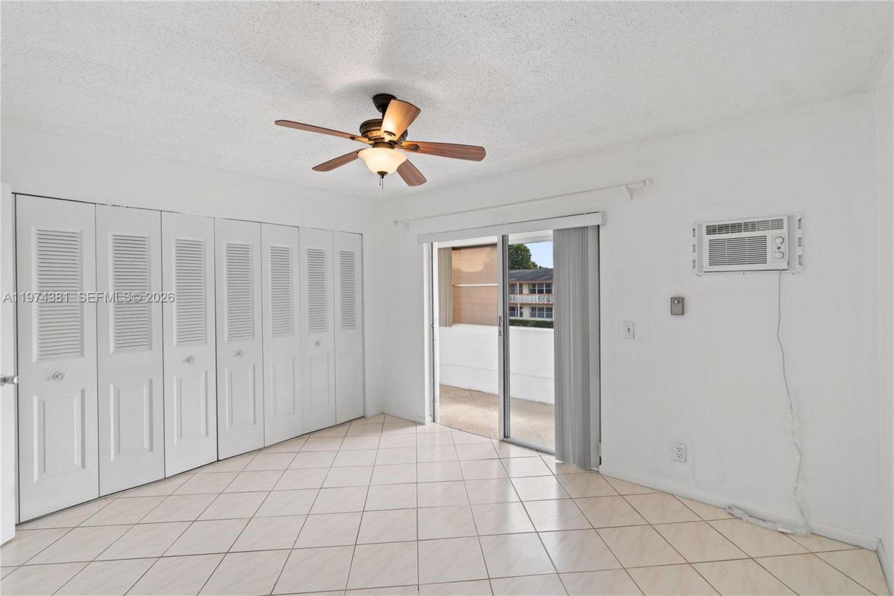 237 Camden J, Unit 237, West Palm Beach, FL 33417 Photo