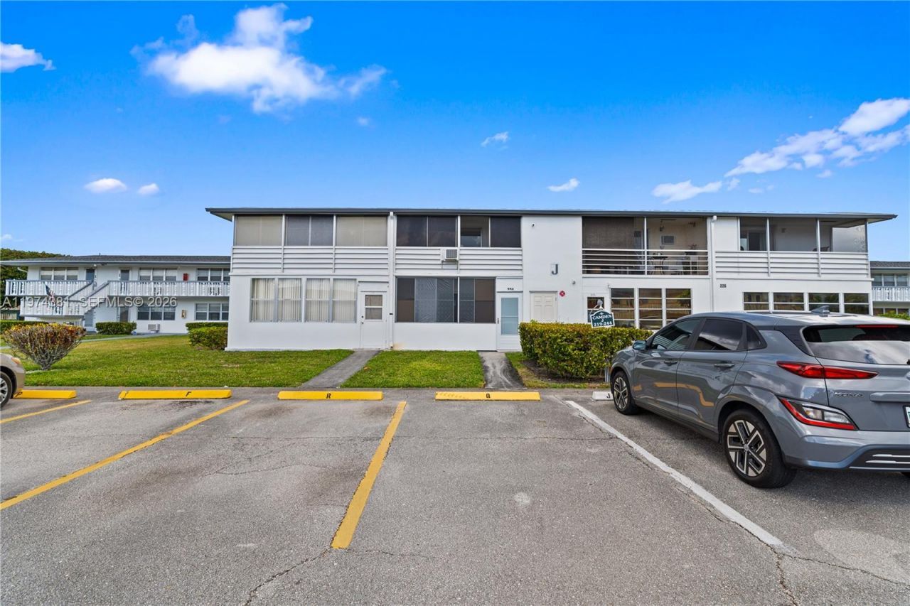 237 Camden J, Unit 237, West Palm Beach, FL 33417 Photo