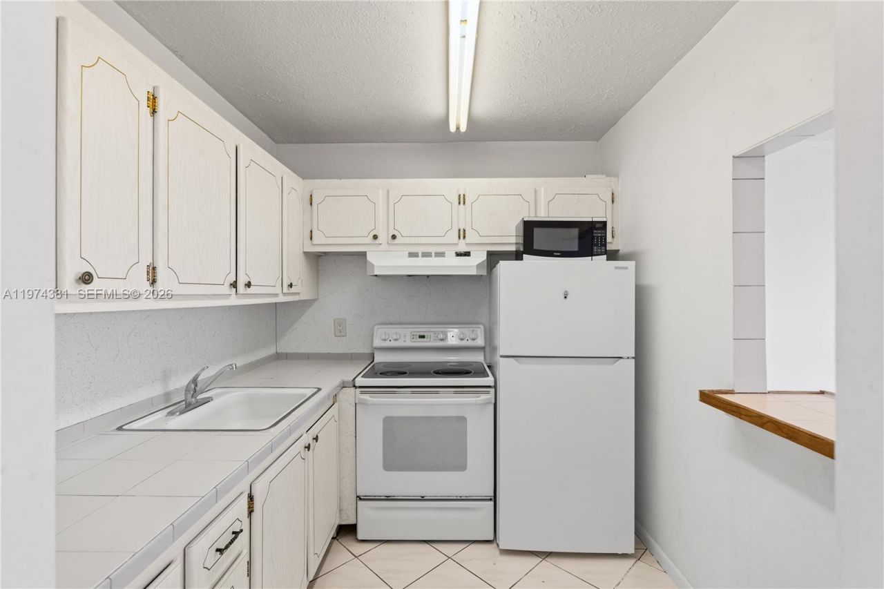 237 Camden J, Unit 237, West Palm Beach, FL 33417 Photo