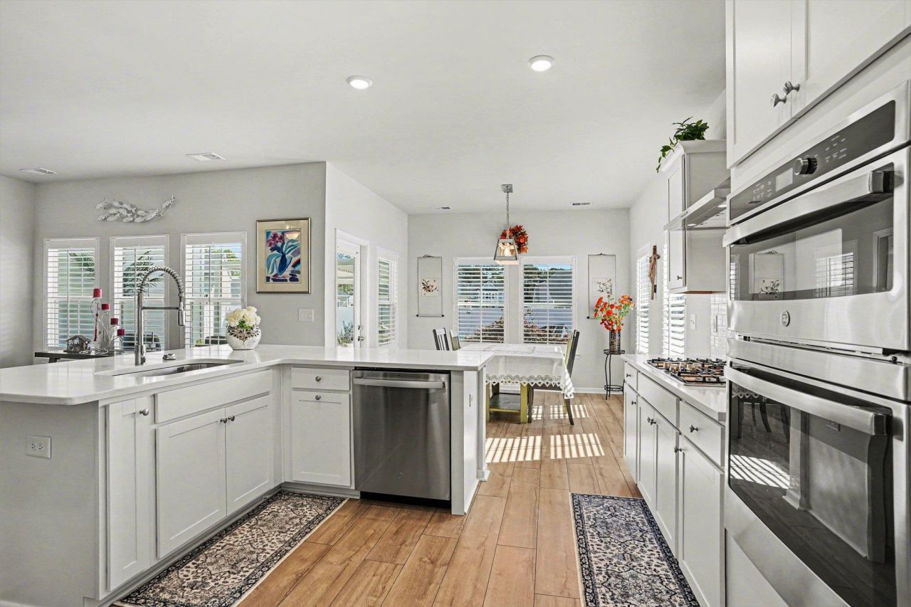 159 Albatross Way  Photo 10