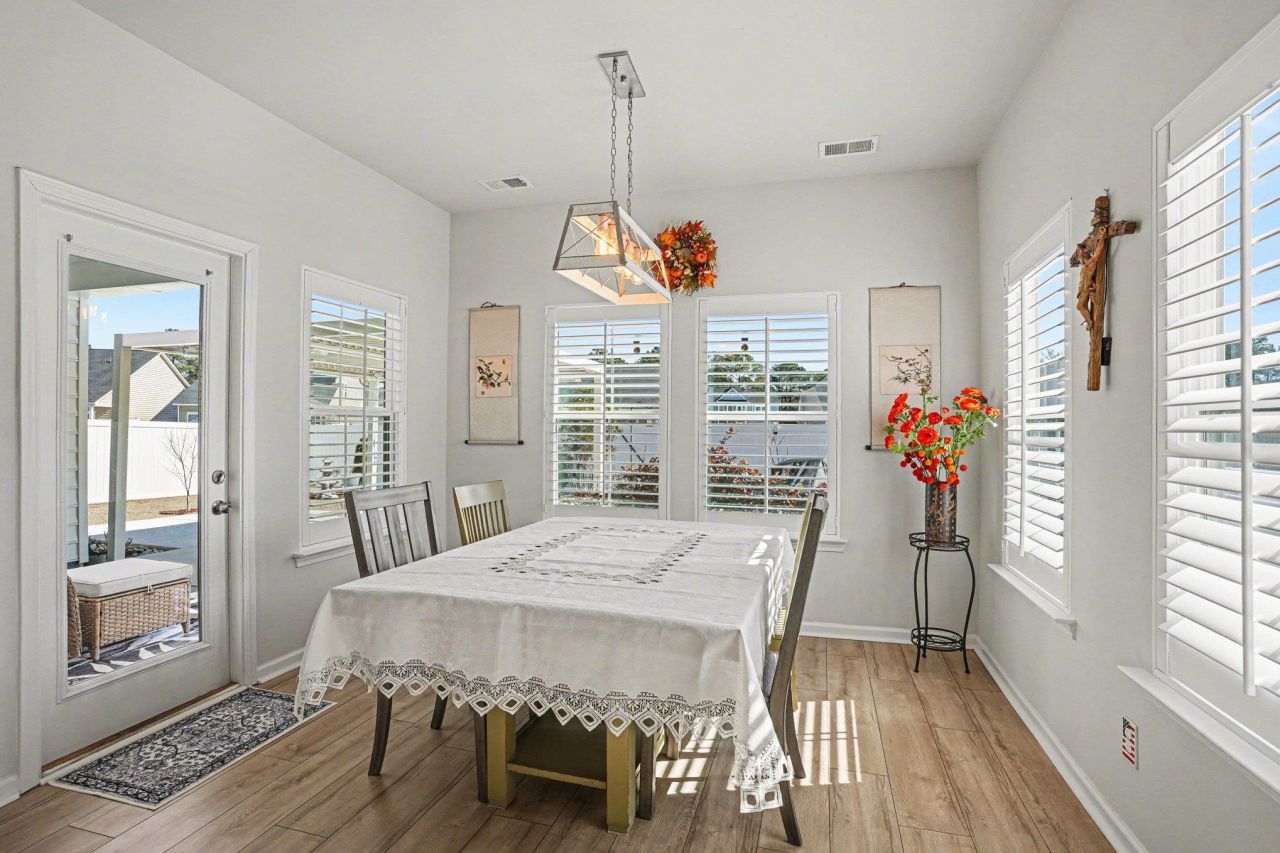 159 Albatross Way Photo 10