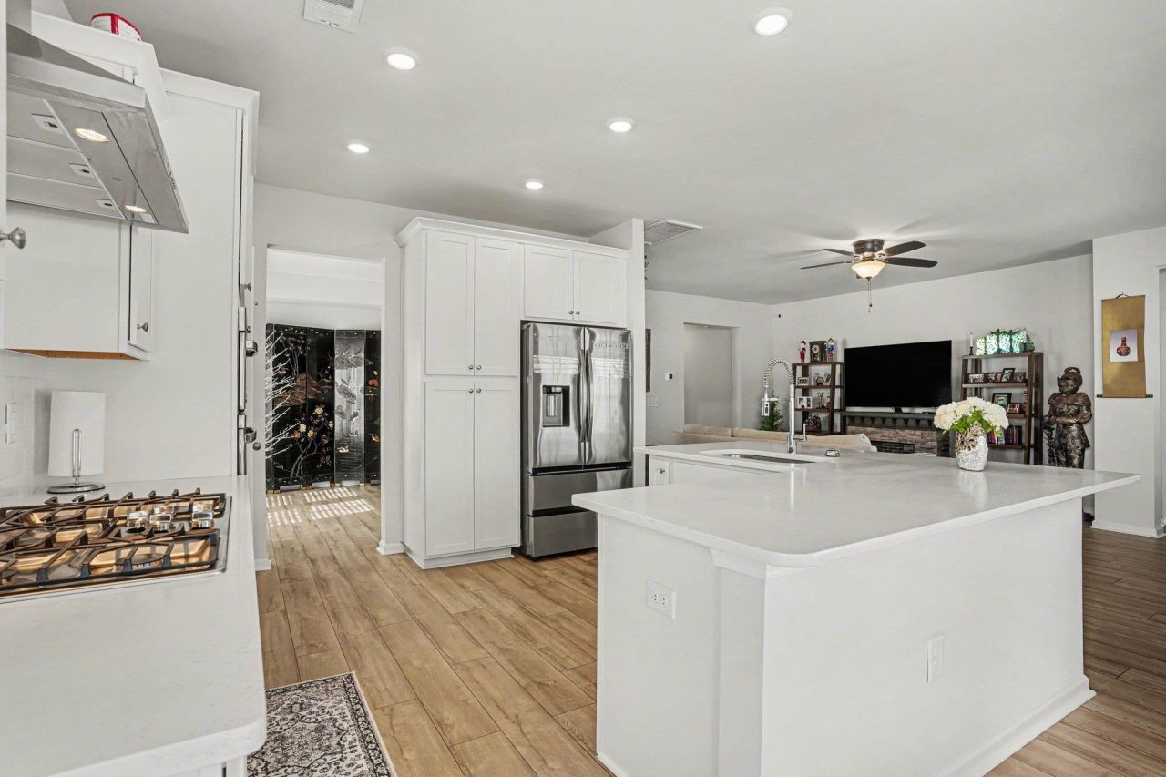 159 Albatross Way  Photo 11