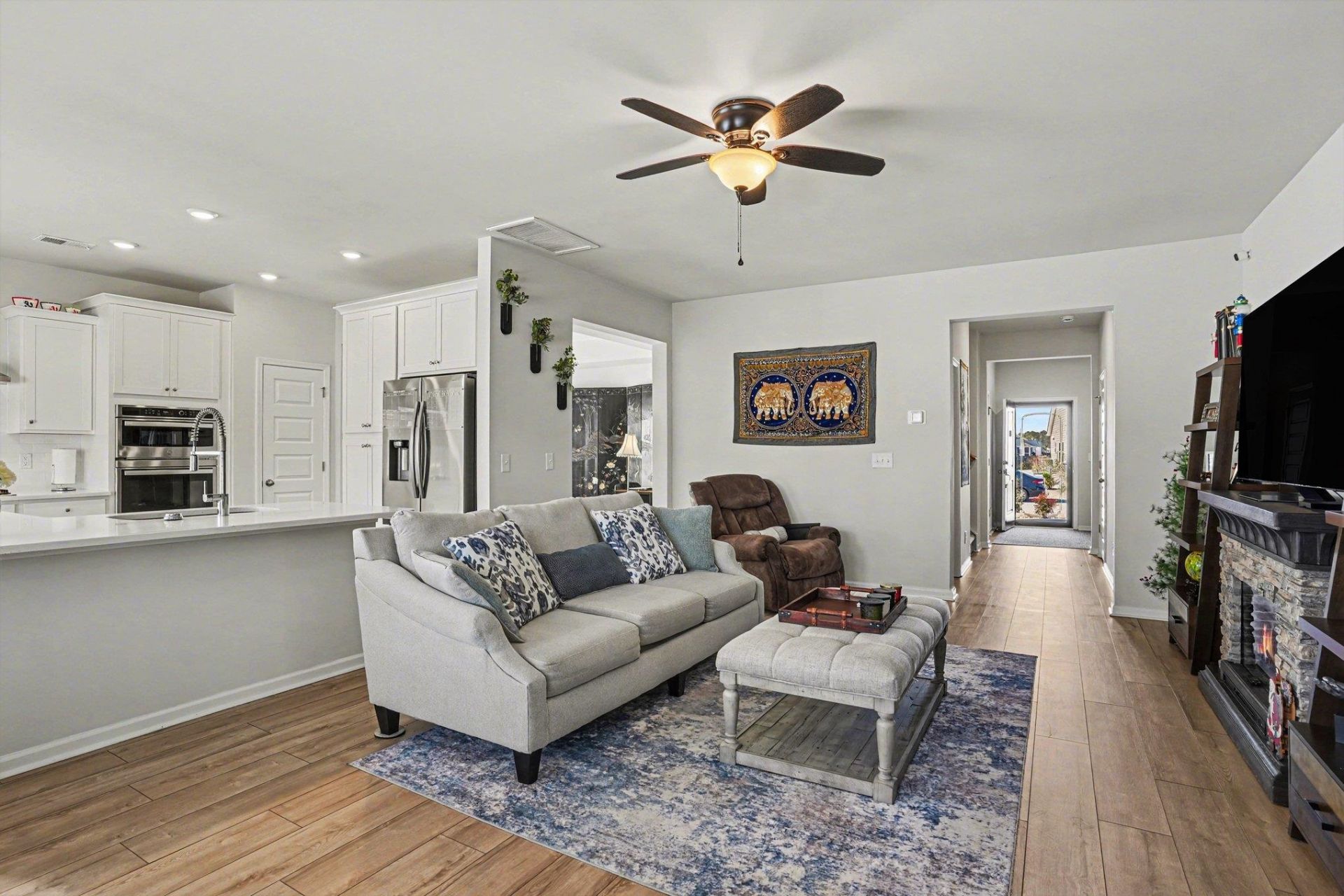 159 Albatross Way Photo 6