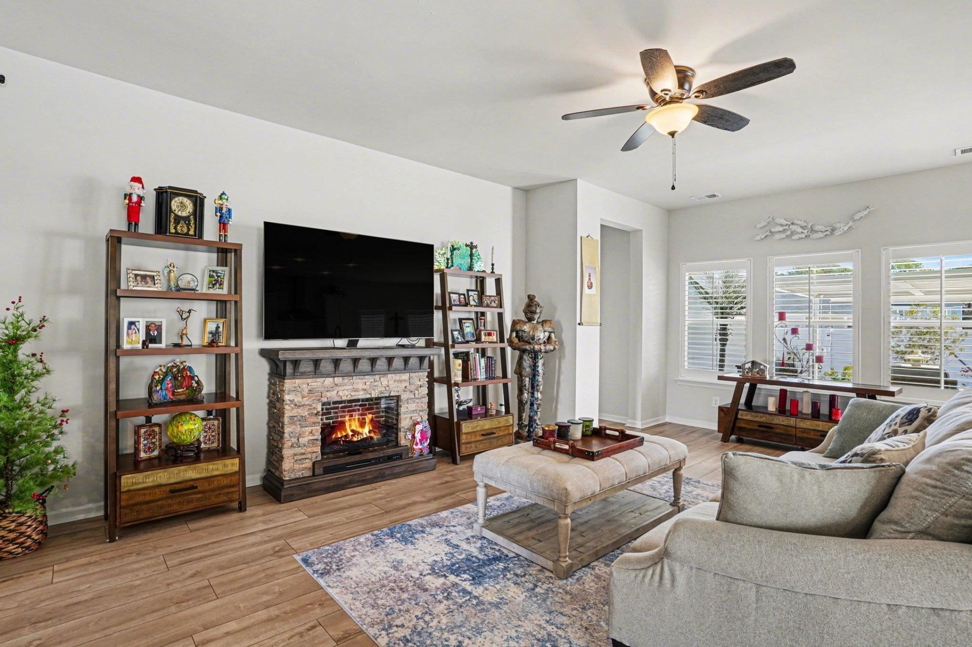 159 Albatross Way Photo 7