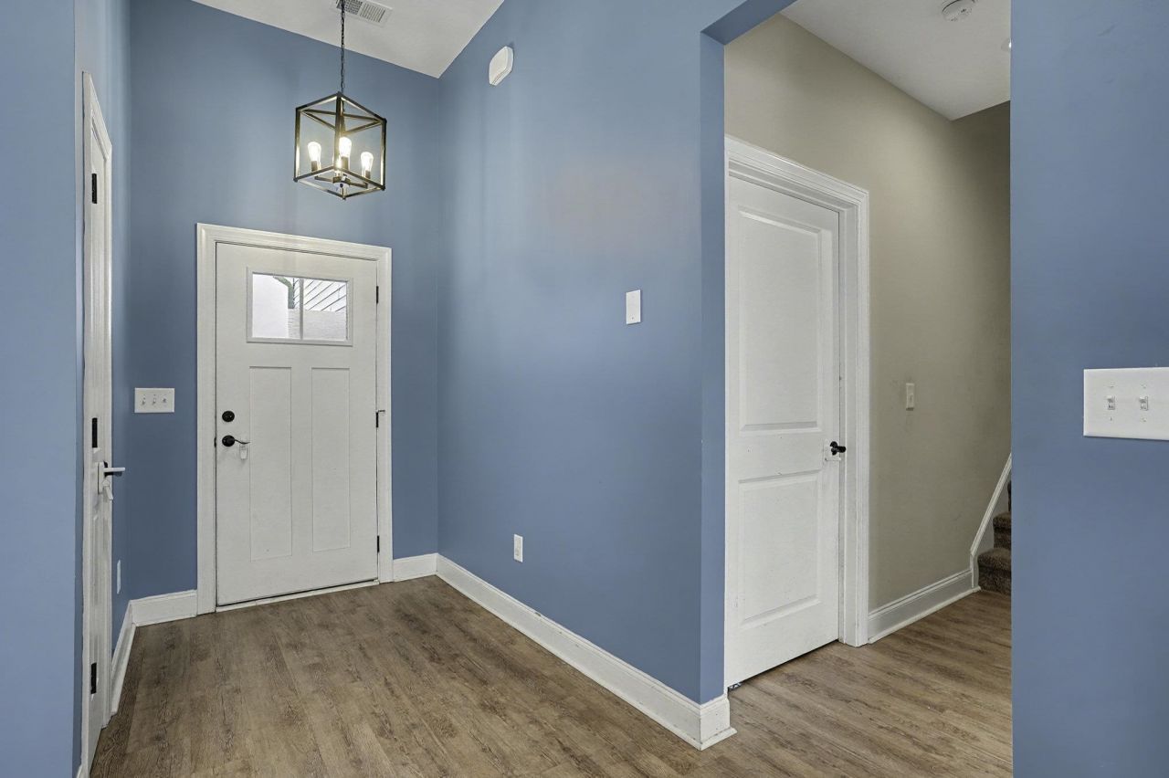 2520 Suzanne Dr.  Photo 5