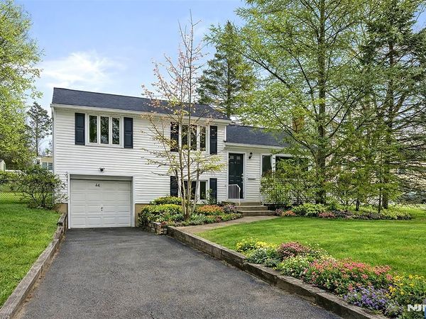 44 Knickerbocker Road, CRESSKILL, NJ 07626