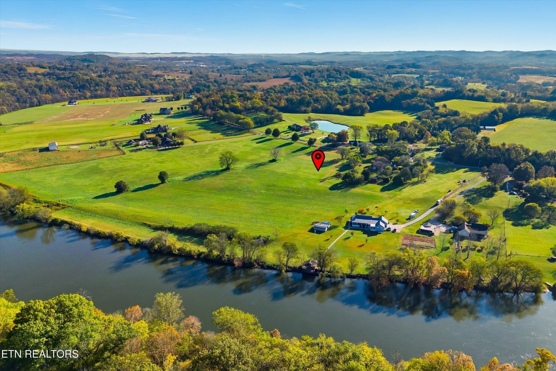 1021 Graves Rd, Strawberry Plains, TN 37871 Main Photo