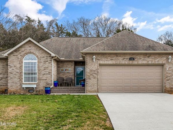 1708 Arrowhead Blvd, Maryville, TN 37801