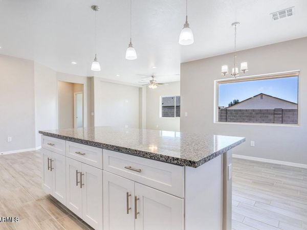 3645 N BANDELIER Drive, Eloy, AZ 85131