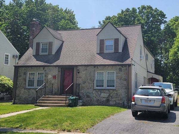 28 Walworth St, Worcester, MA 01602