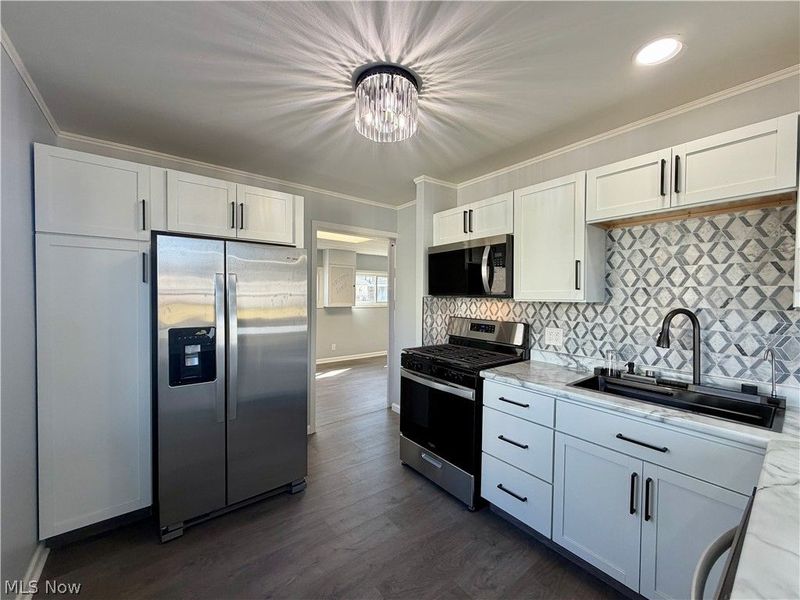 4429 Norfolk Avenue , Lorain, OH 44055 Photo 9