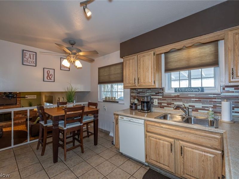 423 E Decker Drive , Seven Hills, OH 44131 Photo 11