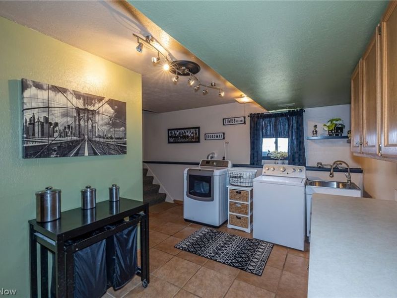 423 E Decker Drive , Seven Hills, OH 44131 Photo 20