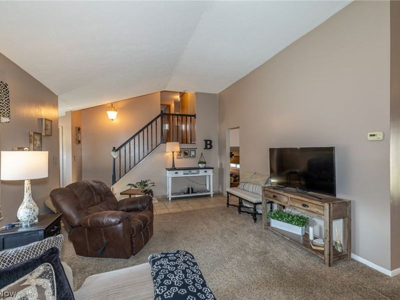 423 E Decker Drive , Seven Hills, OH 44131 Photo 6