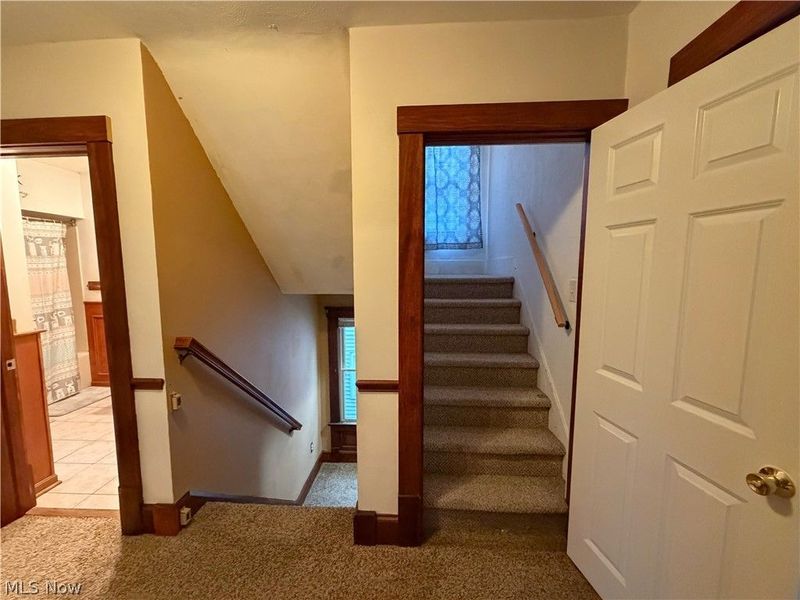 355 Kenyon Avenue, Elyria, OH 44035 Photo 6