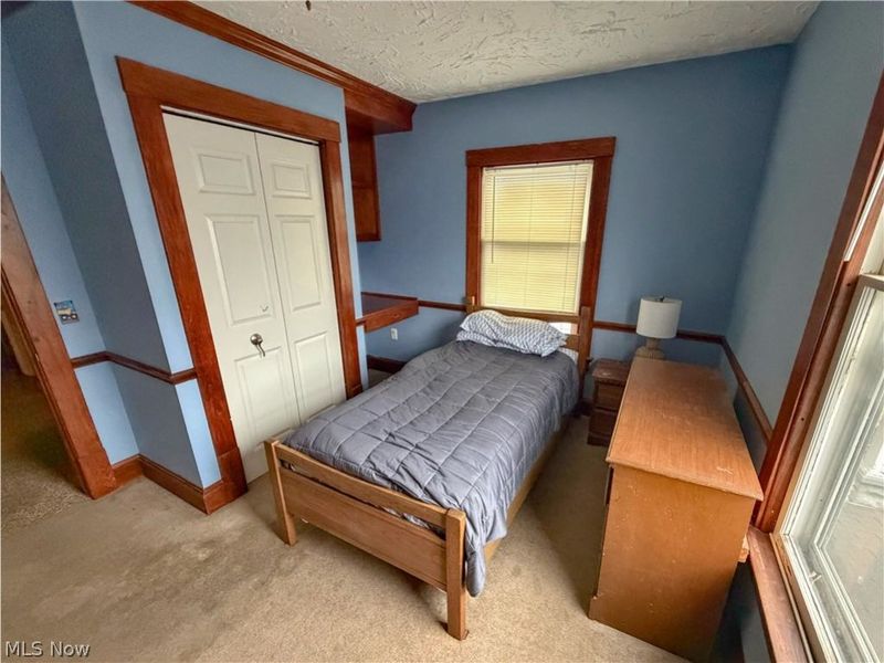 355 Kenyon Avenue, Elyria, OH 44035 Photo 9