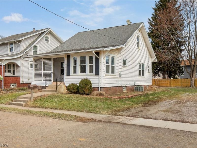 230 Superior Street , Louisville, OH 44641 Photo 6