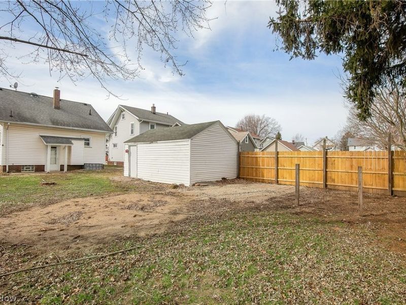 230 Superior Street , Louisville, OH 44641 Photo 8