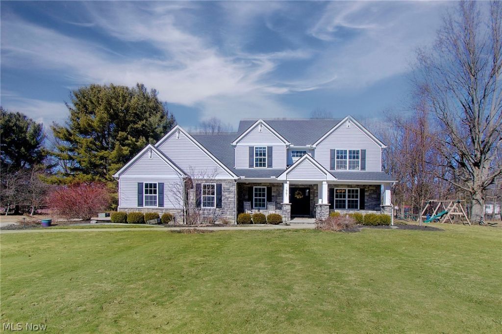 1961 Arndale Road, Stow, OH 44224 Main Photo