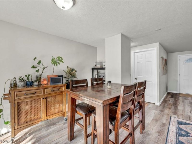 6386 Sandfield Drive , Brook Park, OH 44142 Photo 11