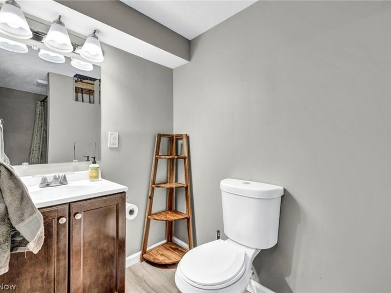 6386 Sandfield Drive , Brook Park, OH 44142 Photo 18