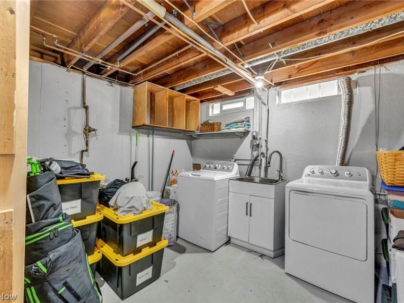 6386 Sandfield Drive , Brook Park, OH 44142 Photo 22