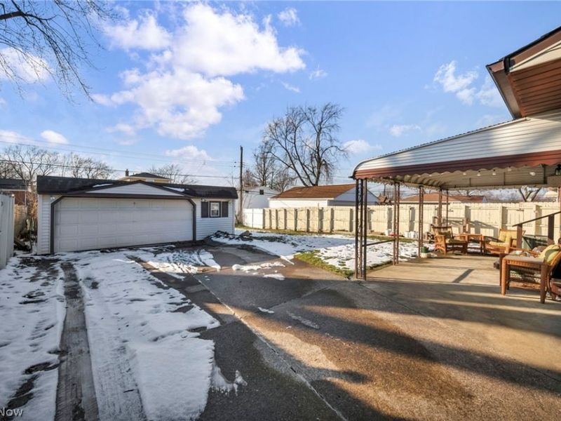 6386 Sandfield Drive , Brook Park, OH 44142 Photo 23