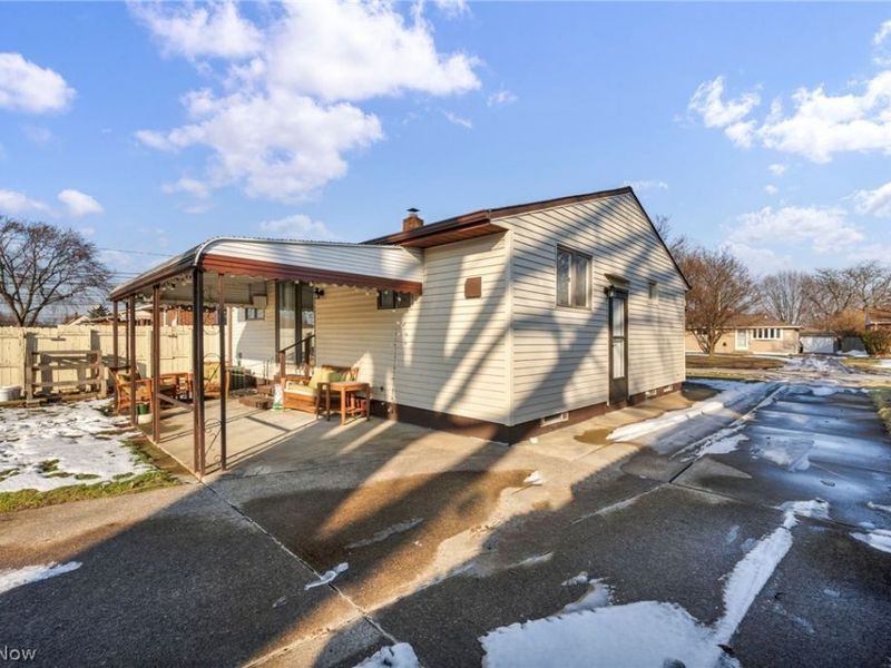 6386 Sandfield Drive , Brook Park, OH 44142 Photo 27