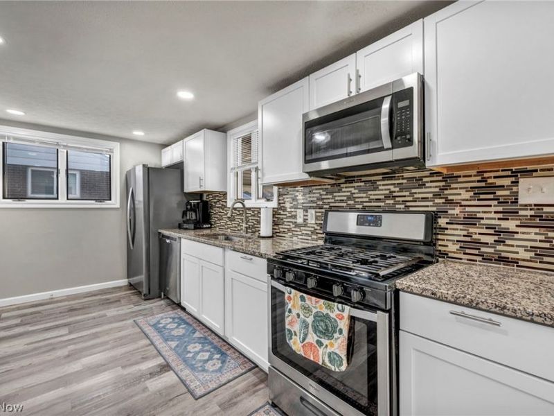 6386 Sandfield Drive , Brook Park, OH 44142 Photo 7