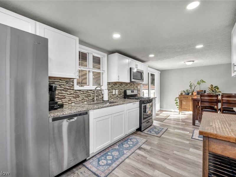 6386 Sandfield Drive , Brook Park, OH 44142 Photo 8