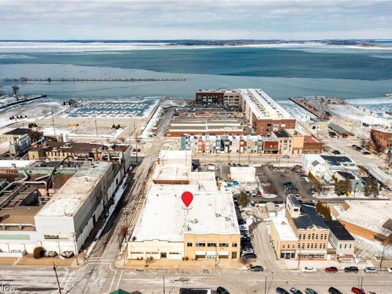 419 W Market Street , Sandusky, OH 44870 Photo 5