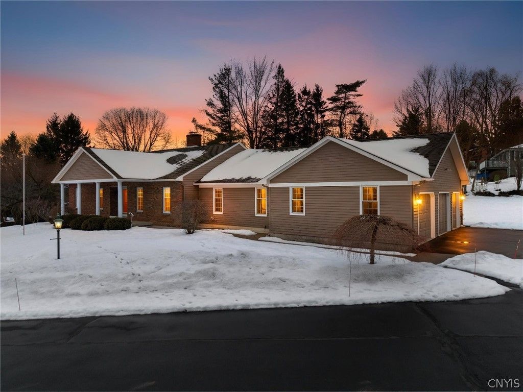 8205 Duvall Circle, Manlius, NY 13104 Main Photo