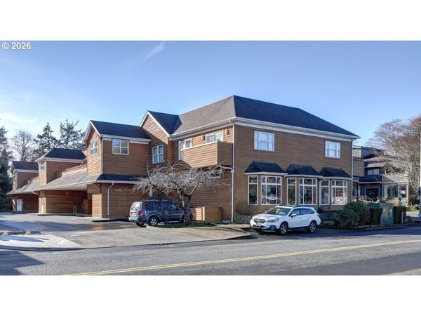 123 S HEMLOCK ST, Unit 204, Cannon Beach, OR 97110