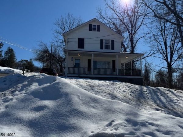 44 Oak St, Hamburg, NJ 07419