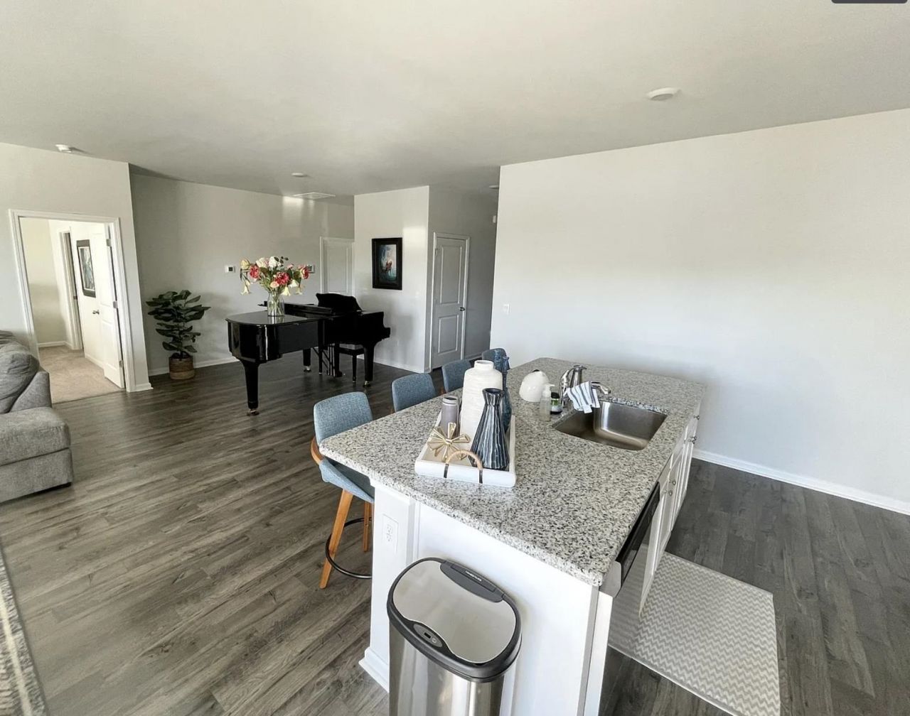 2156 Ainsley Dr.  Photo 5