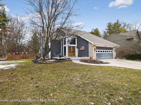 6046 Oakpark Trail, Haslett, MI 48840